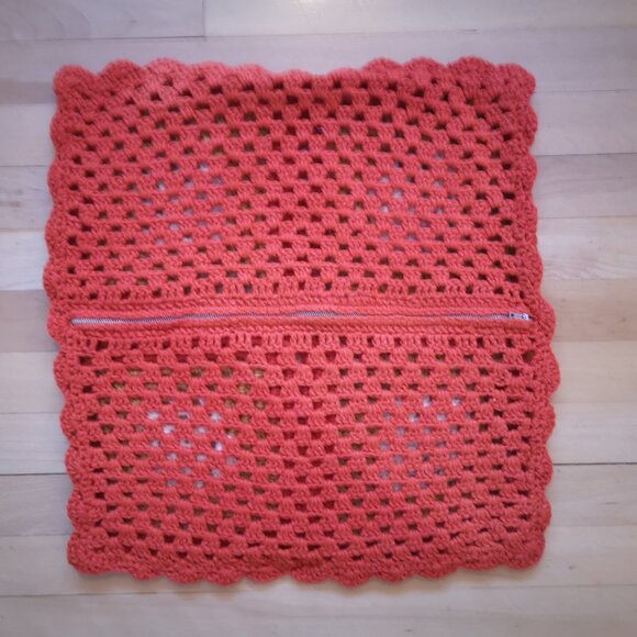 Homemade Crochet Granny Square Gold Ivory Red Afghan - Throw w/ Pillow Storage - Picture 5 of 7
